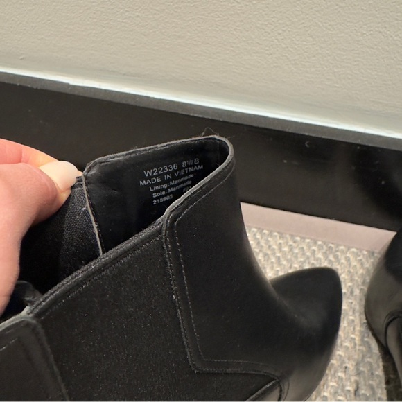 COLE HAAN Etta Point-Toe Leather Booties Black Size 8.5 Women’s - Picture 3 of 10